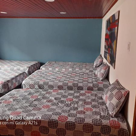 La Parada Del Tren Hostel Богота Екстериор снимка