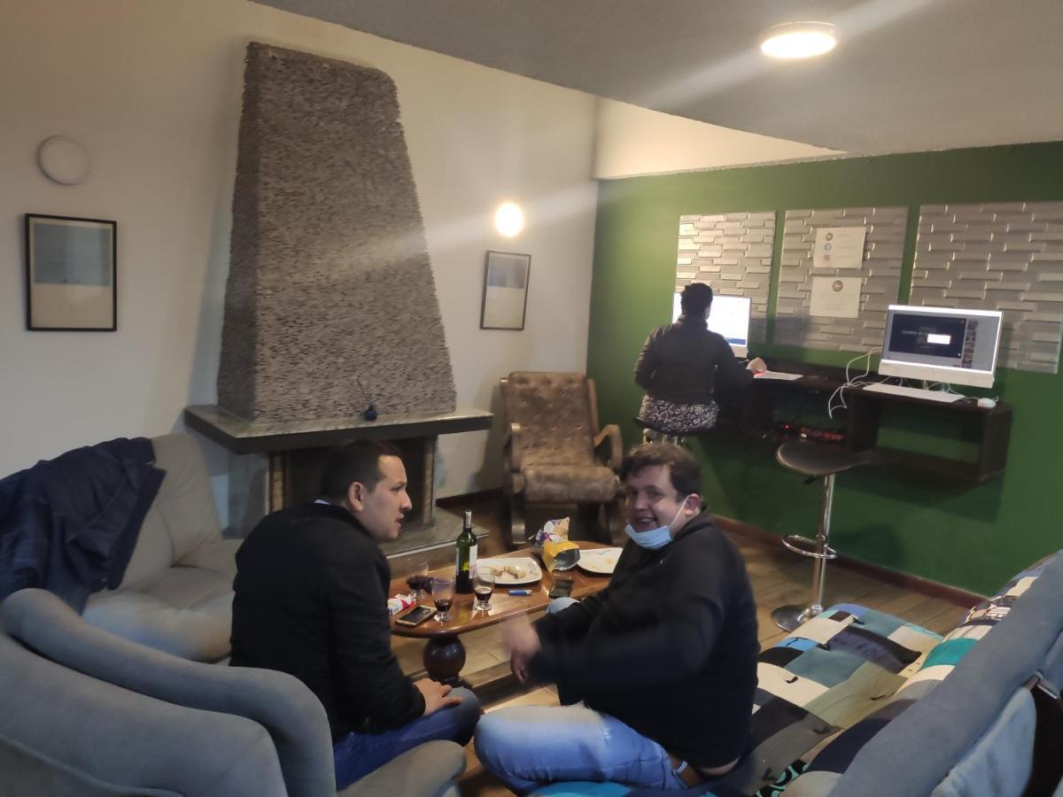 La Parada Del Tren Hostel Богота Екстериор снимка