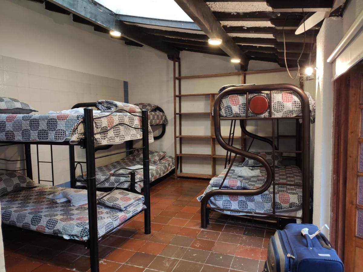 La Parada Del Tren Hostel Богота Екстериор снимка