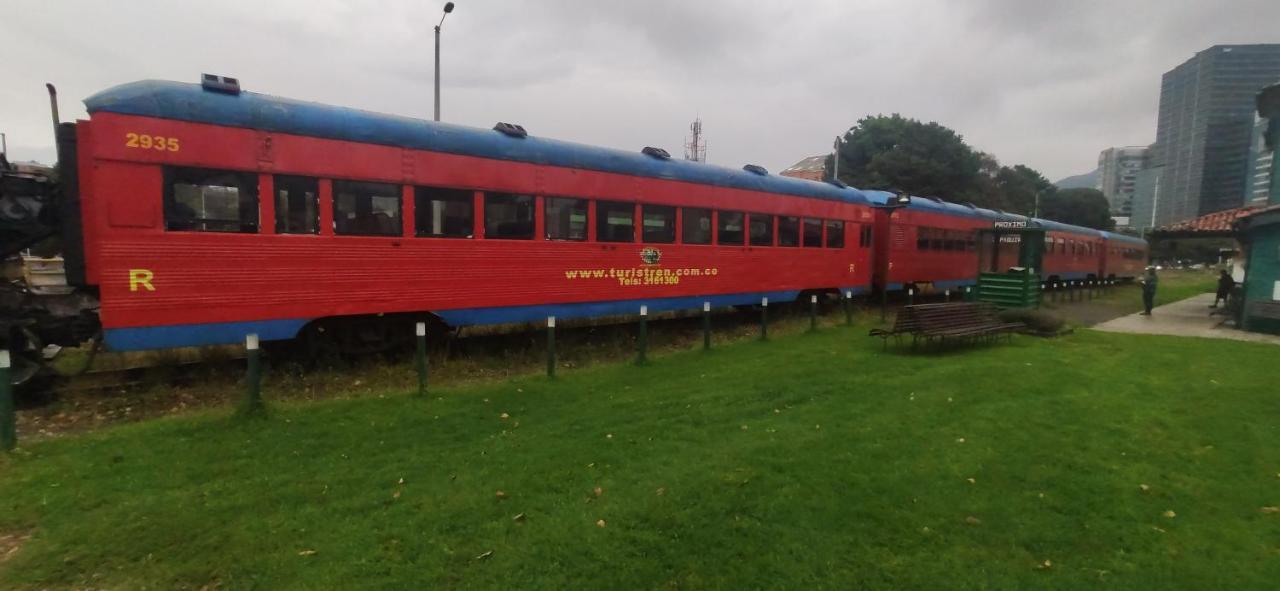 La Parada Del Tren Hostel Богота Екстериор снимка