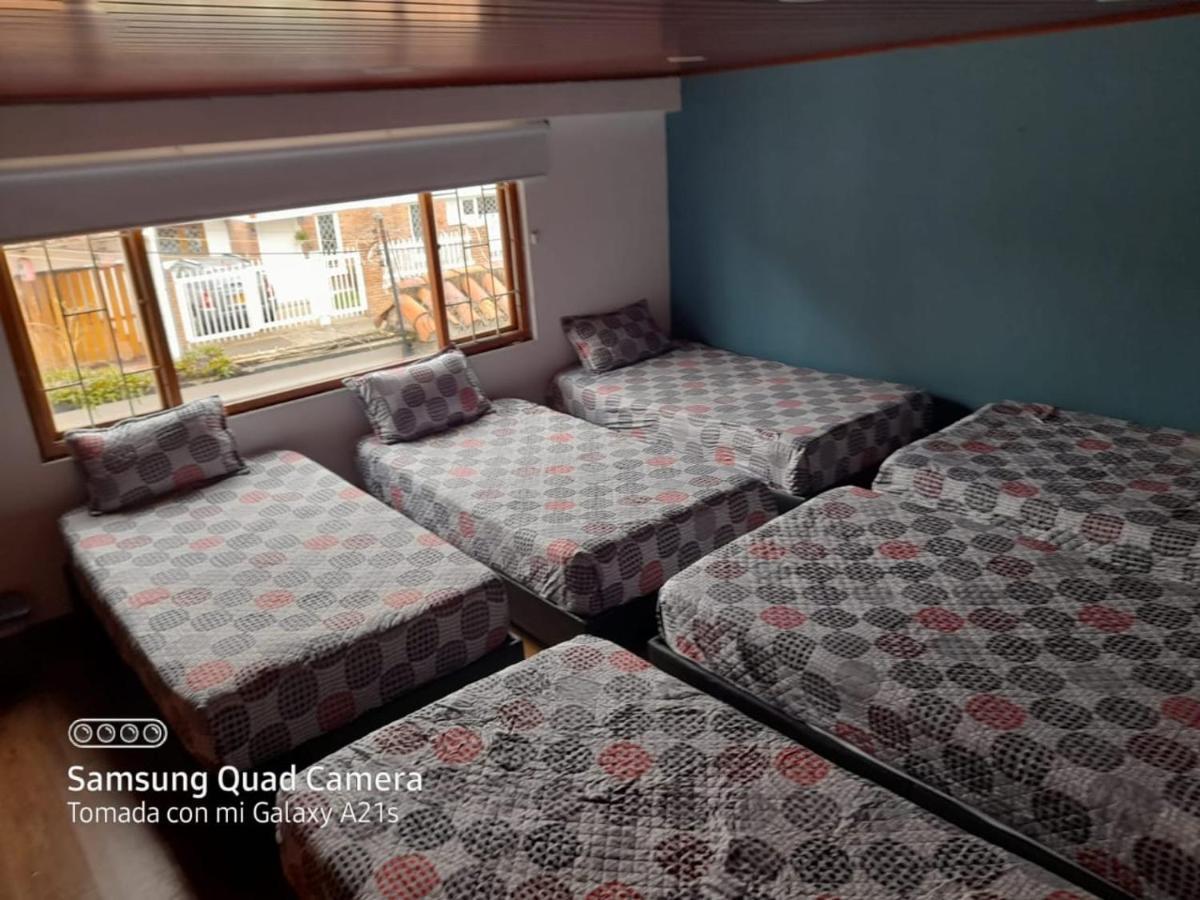 La Parada Del Tren Hostel Богота Екстериор снимка